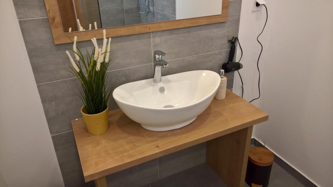Apartament Rozalia Vendeghaz 2 Sarrod Zewnętrze zdjęcie